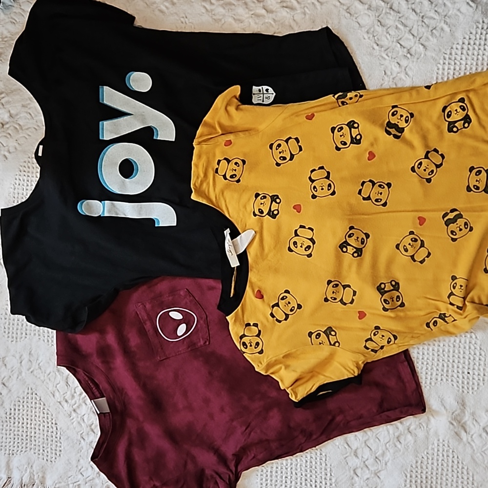 Women's xs t-shirt bundle